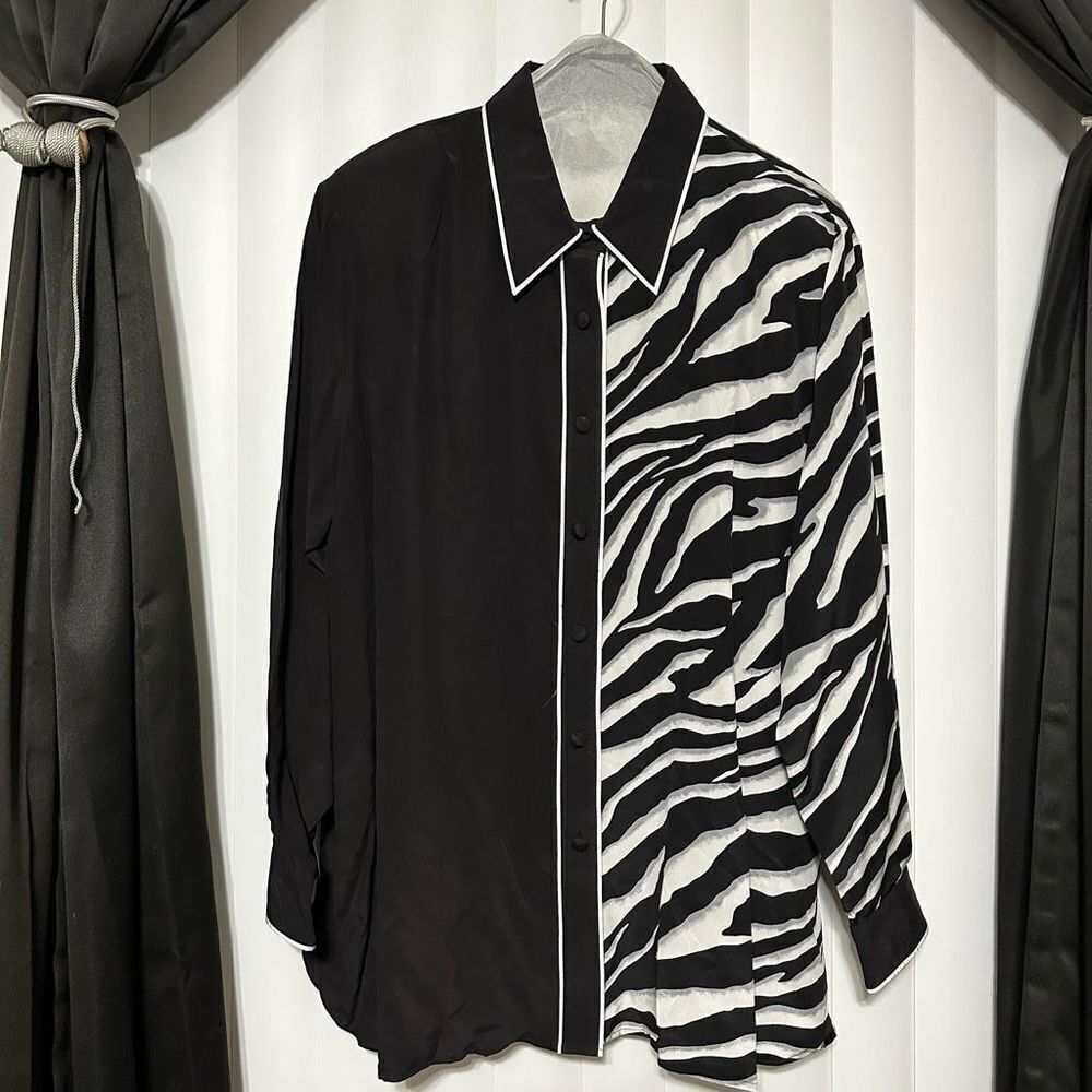 BOB MACKIE vintage long sleeve shirt comes in black animal print silk